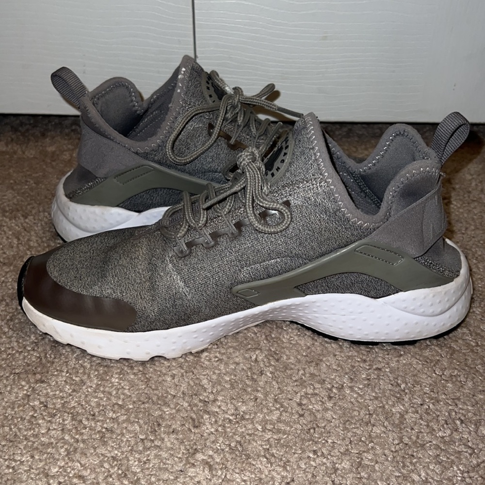 Nike Air Huarache Run Ultra Women’s 9